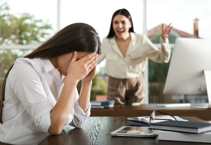 Top 05 Signs That You’re Facing Workplace Toxicity – We’ll Sure Let You Know How To Identify It